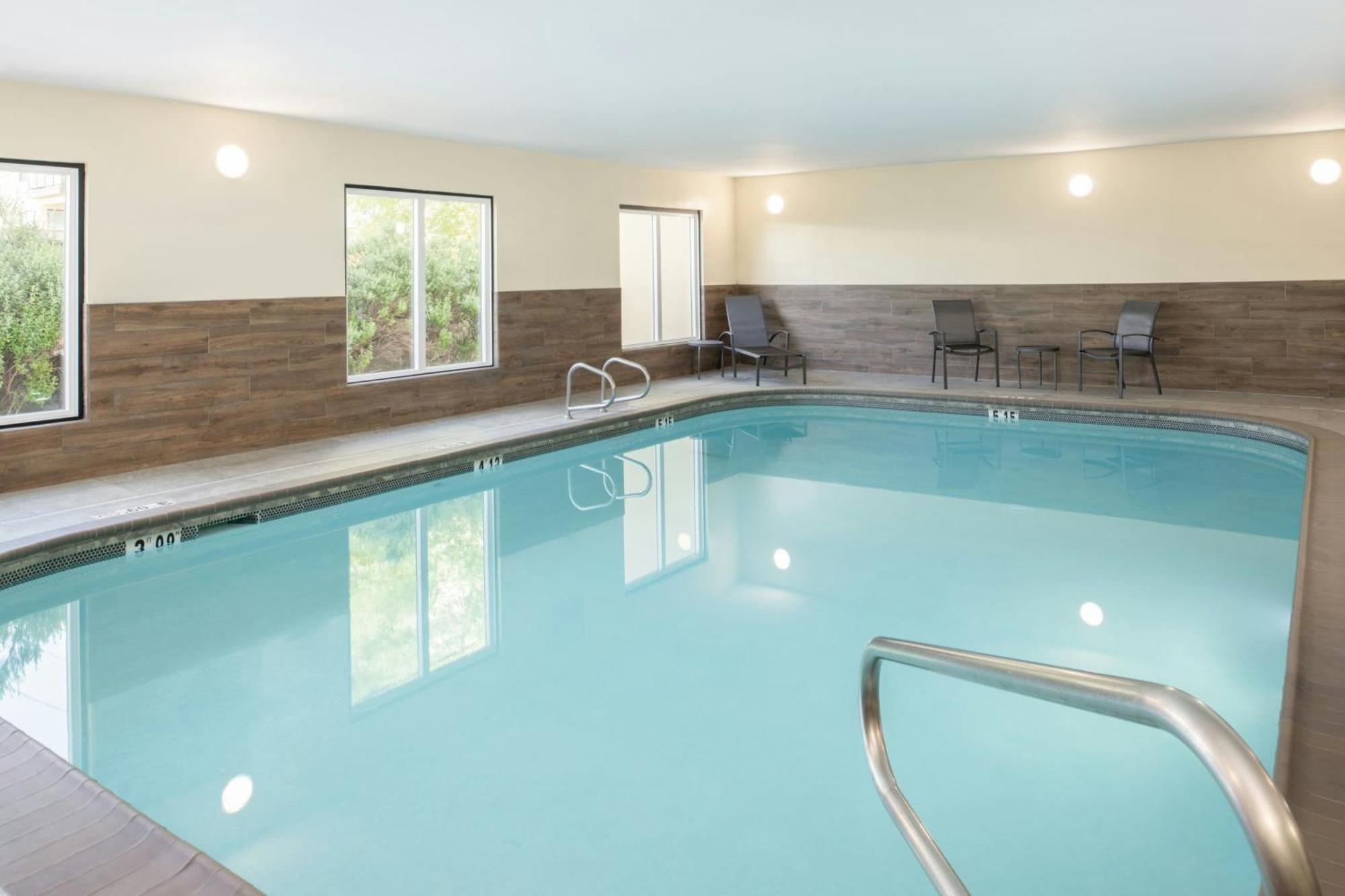 Hotel Fairfield By Marriott & Old Town 2*