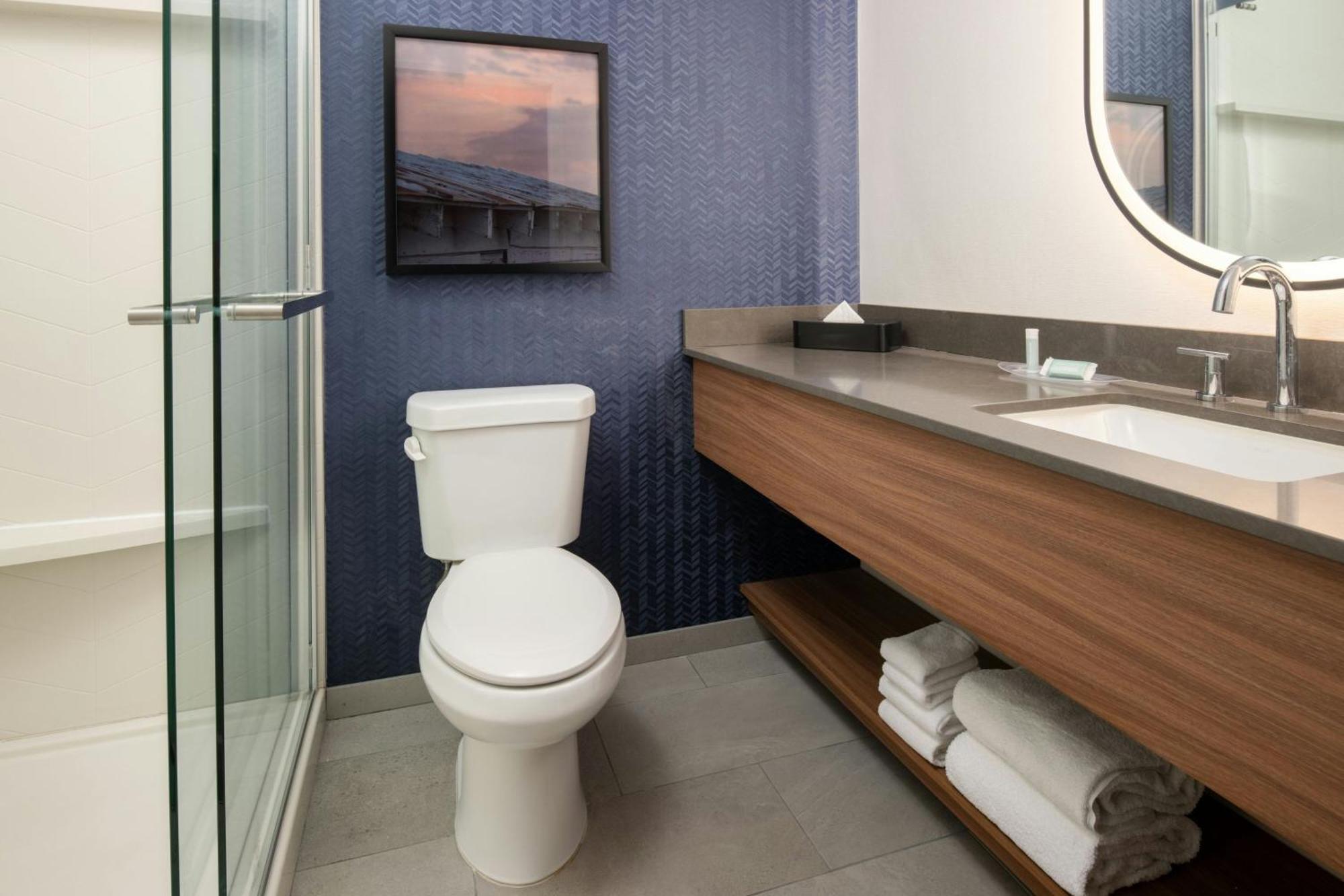 Fairfield By Marriott & Old Town Hotel